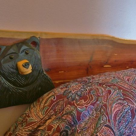 Black Bear Lodge Motel Slade Екстер'єр фото