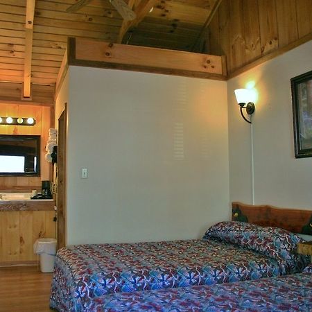Black Bear Lodge Motel Slade Екстер'єр фото