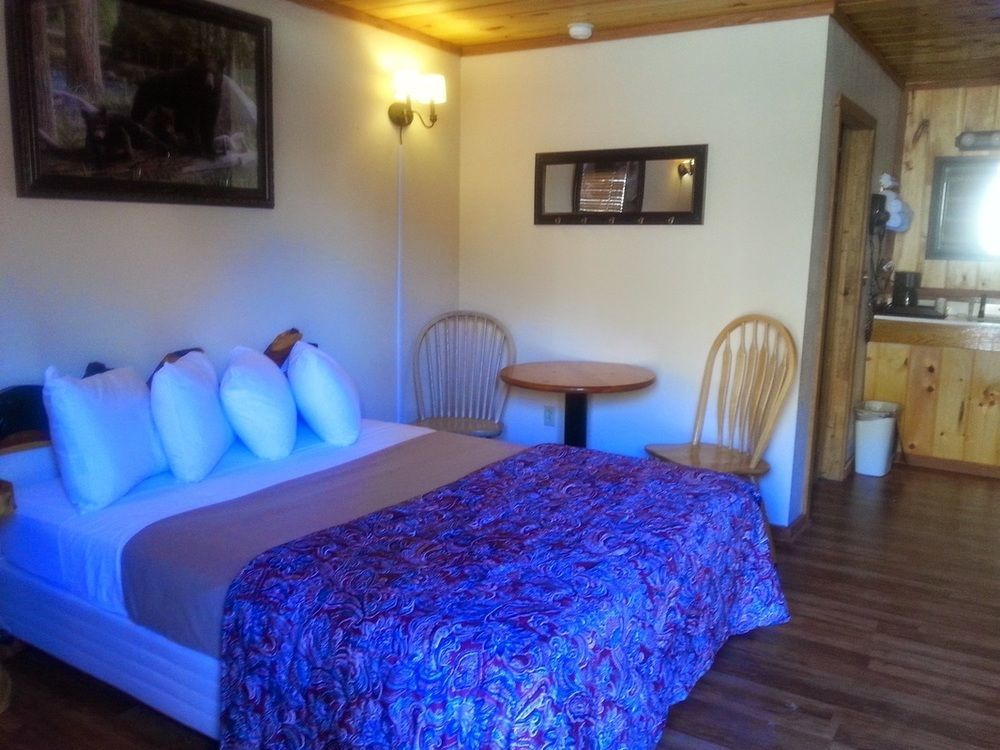 Black Bear Lodge Motel Slade Екстер'єр фото