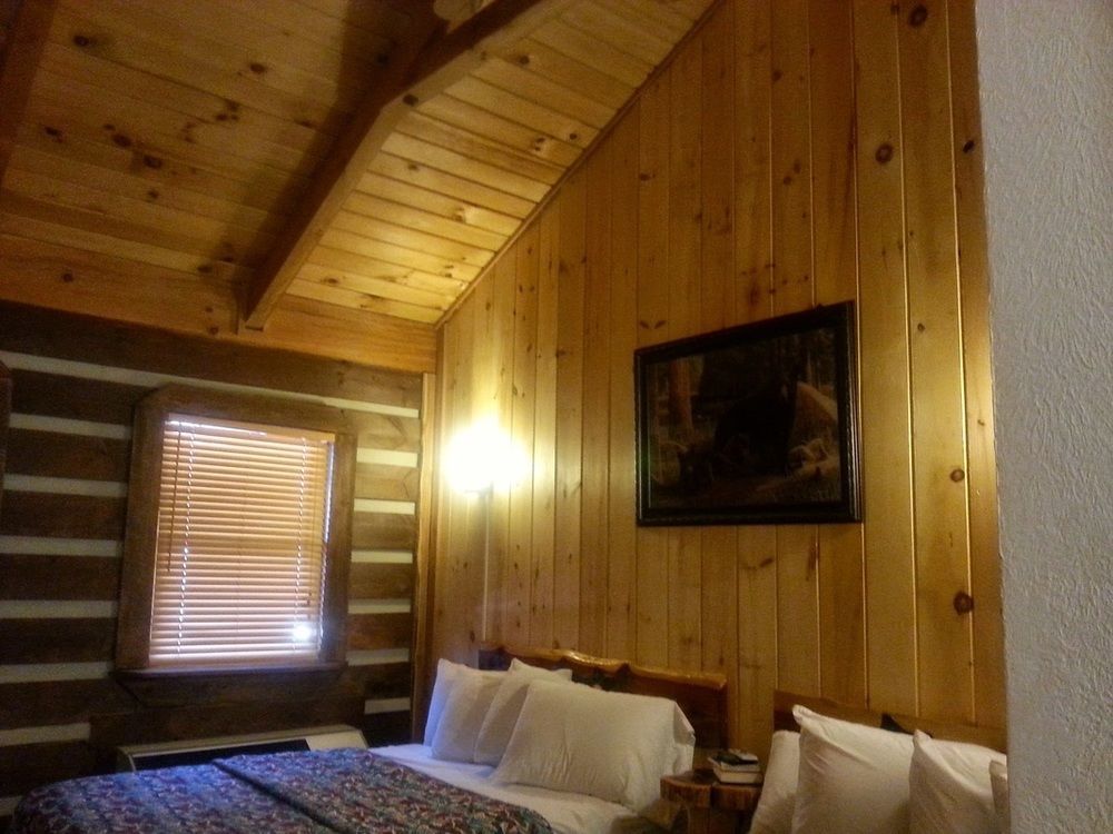 Black Bear Lodge Motel Slade Екстер'єр фото