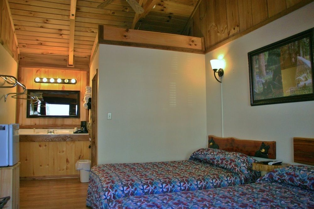 Black Bear Lodge Motel Slade Екстер'єр фото