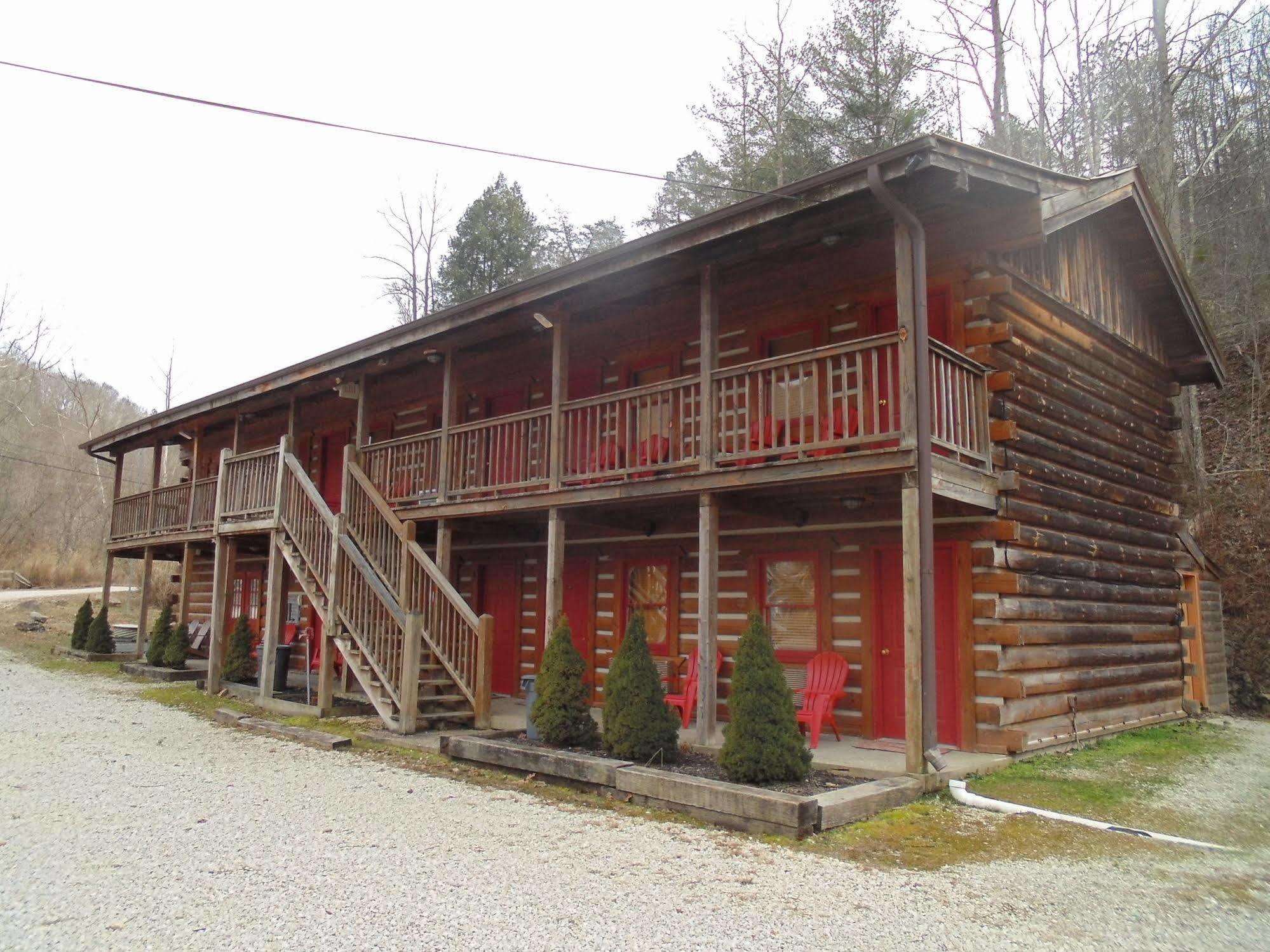 Black Bear Lodge Motel Slade Екстер'єр фото