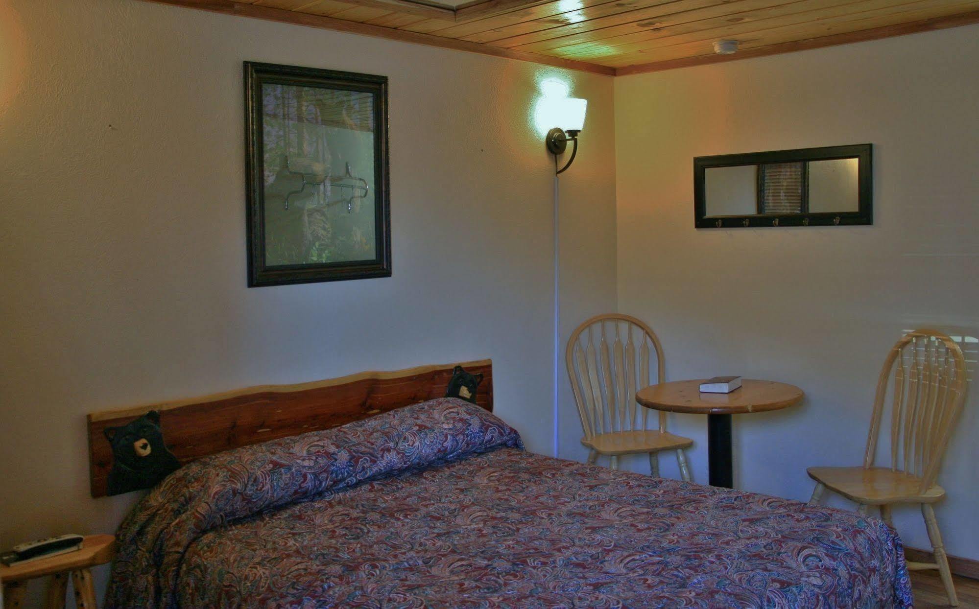 Black Bear Lodge Motel Slade Екстер'єр фото