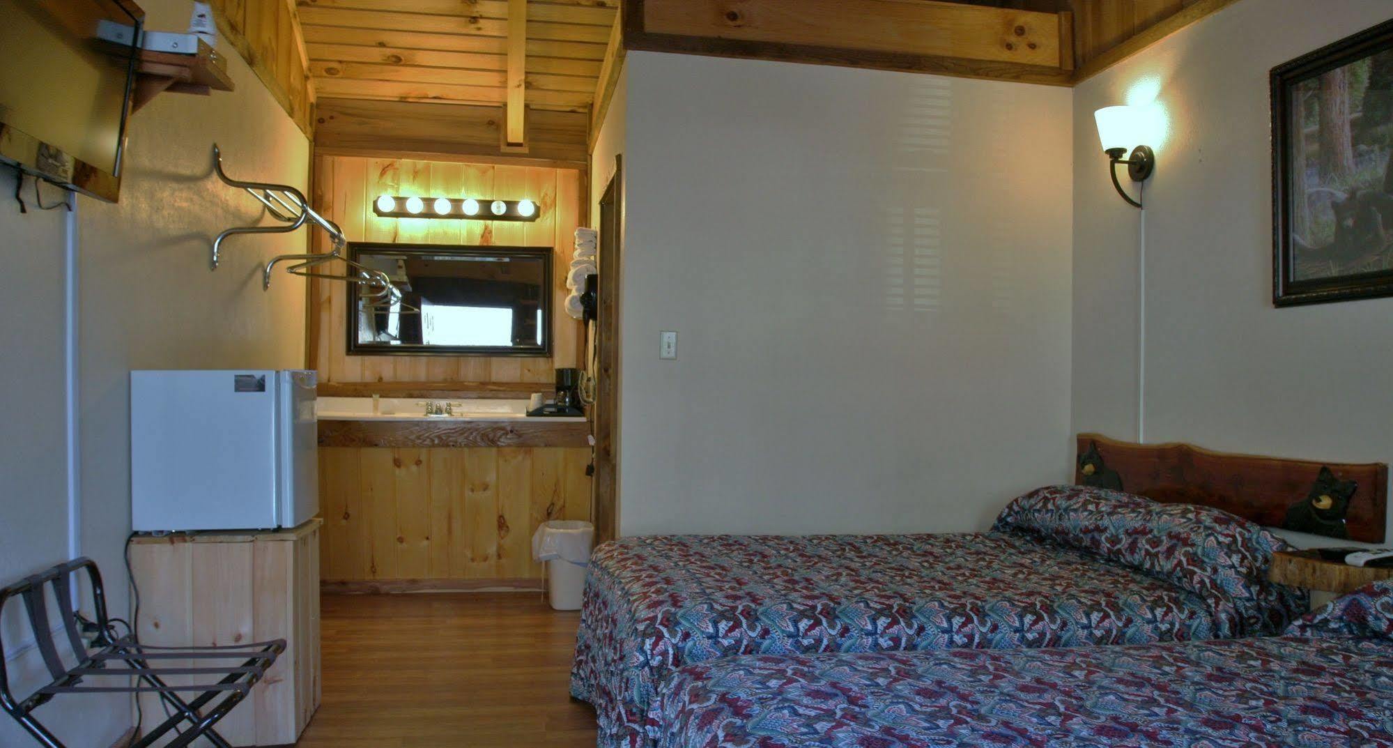 Black Bear Lodge Motel Slade Екстер'єр фото